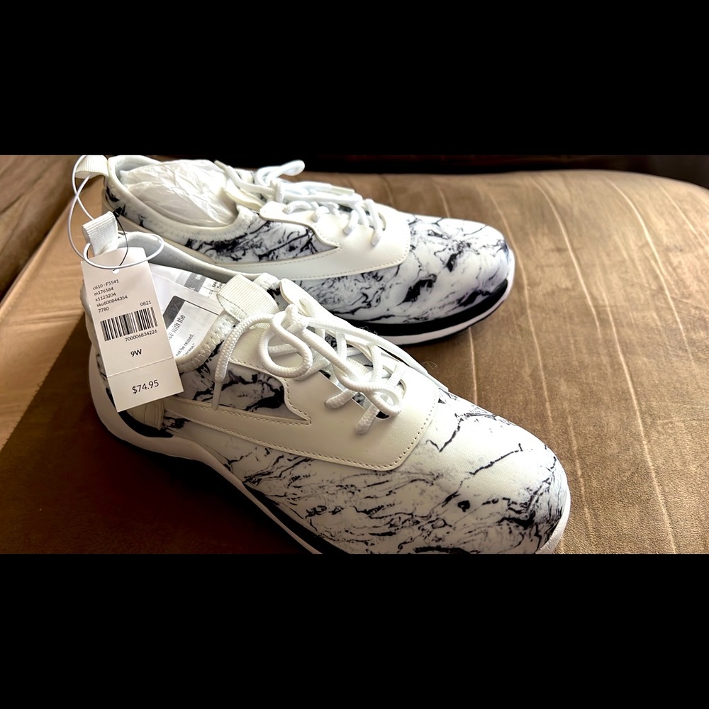 Lane Bryant size 9W tennis shoe